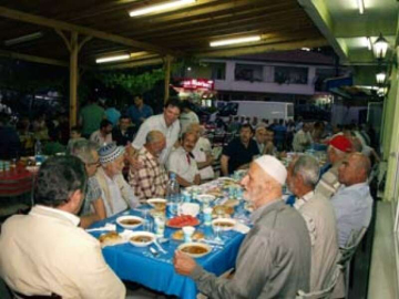 Elmalıklılar AND’nin İftarında Biraraya Geldi