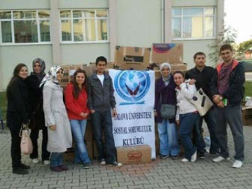 Yalova Üniversitesi Öğrencileri Topladıkları Yardımları Van’a Gönderdi