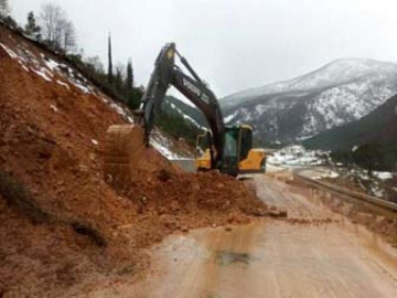 Armutlu'da Heyelan