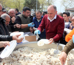 Başkandan Pilavlı Kutlama