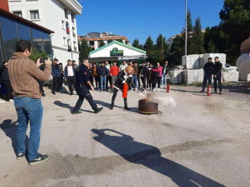 Altınova’da Üniversite Öğrencilerine Yangın Eğitimi 