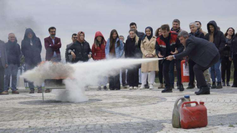 Yalova Belediyesi İtfaiye Müdürlüğü Eğitimlerine Devam Ediyor