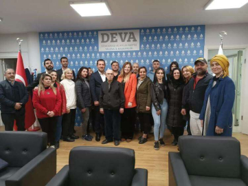 Deva Partisi’ne Toplu Katılım