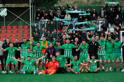 Yeşil Yalova Fk Liderlik Koltuğunda