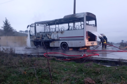 Öğrenci Servisi Alevlere Teslim Oldu